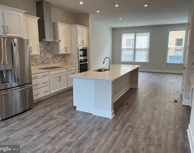 2303 Liberty Loop - Photo Thumbnail 21