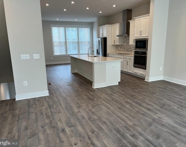 2303 Liberty Loop - Photo Thumbnail 19