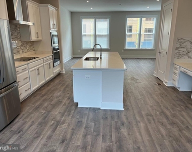 2303 Liberty Loop - Photo Thumbnail 13