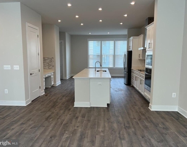 2303 Liberty Loop - Photo Thumbnail 18