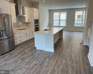 2303 Liberty Loop - Photo Thumbnail 9