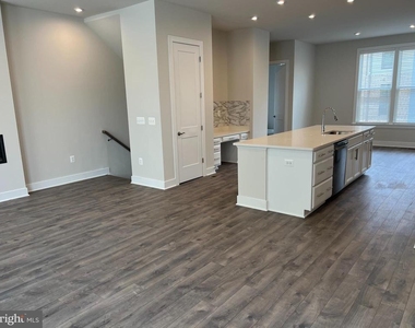 2303 Liberty Loop - Photo Thumbnail 20