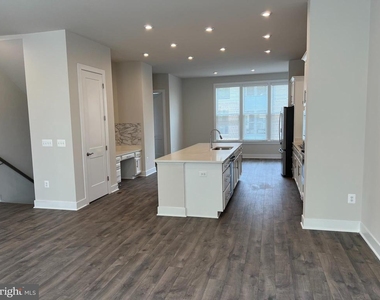 2303 Liberty Loop - Photo Thumbnail 23