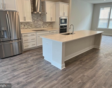 2303 Liberty Loop - Photo Thumbnail 2