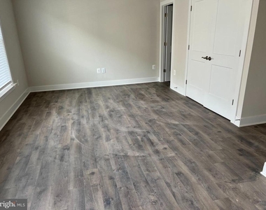 2303 Liberty Loop - Photo Thumbnail 6