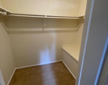 4108 Mangalore Drive - Photo Thumbnail 10