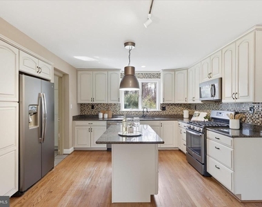 1335 Macbeth Street - Photo Thumbnail 10