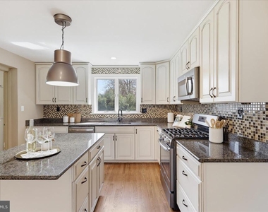1335 Macbeth Street - Photo Thumbnail 12