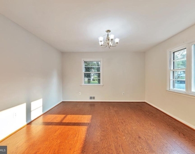 3307 Beechtree Lane - Photo Thumbnail 17