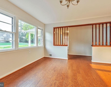 3307 Beechtree Lane - Photo Thumbnail 10