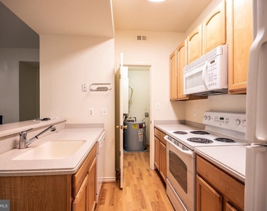 12153 Penderview Lane - Photo Thumbnail 5