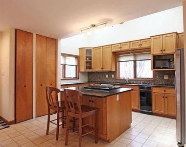 6872 Melrose Drive - Photo Thumbnail 5