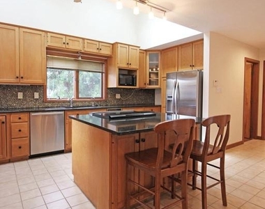 6872 Melrose Drive - Photo Thumbnail 6