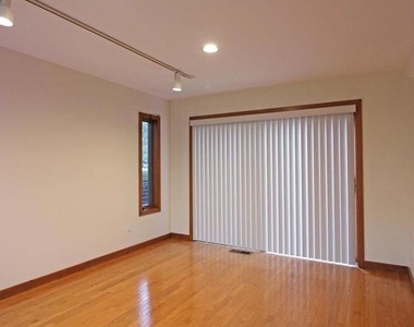 6872 Melrose Drive - Photo Thumbnail 17