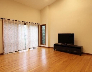 6872 Melrose Drive - Photo Thumbnail 13