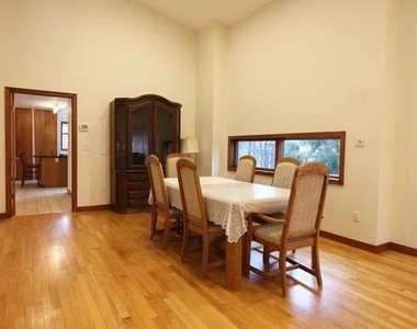 6872 Melrose Drive - Photo Thumbnail 10