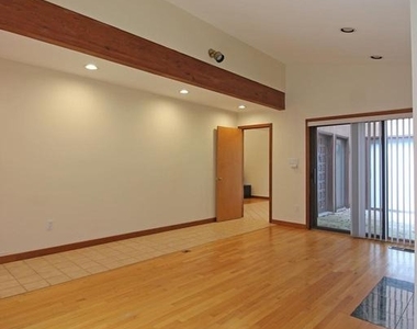 6872 Melrose Drive - Photo Thumbnail 3
