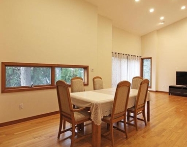 6872 Melrose Drive - Photo Thumbnail 12