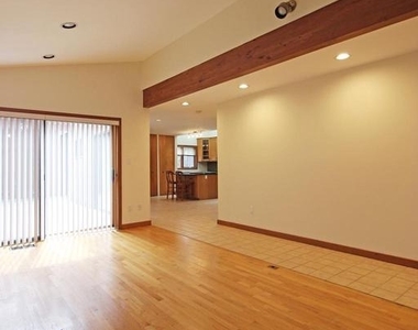 6872 Melrose Drive - Photo Thumbnail 4