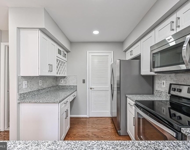 5601 Willoughby Newton Drive - Photo Thumbnail 15