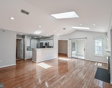 5601 Willoughby Newton Drive - Photo Thumbnail 5