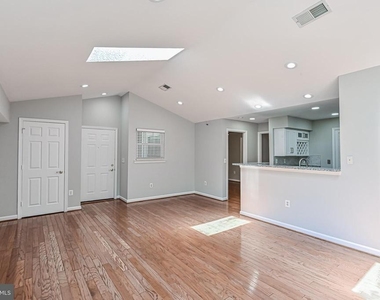 5601 Willoughby Newton Drive - Photo Thumbnail 14