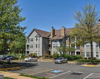 5601 Willoughby Newton Drive - Photo Thumbnail 4