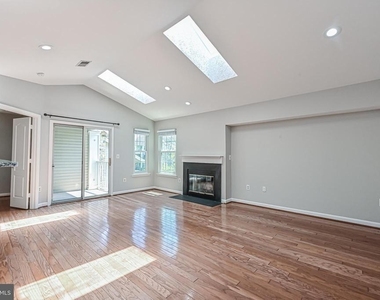 5601 Willoughby Newton Drive - Photo Thumbnail 10
