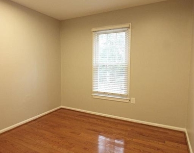 4427 Holly Avenue - Photo Thumbnail 16