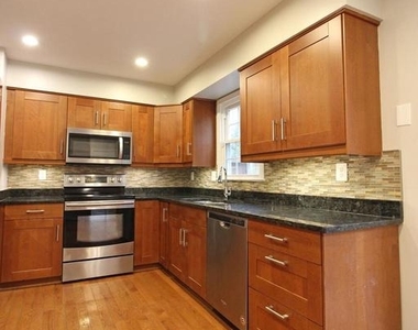 4427 Holly Avenue - Photo Thumbnail 5