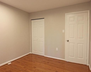 4427 Holly Avenue - Photo Thumbnail 14