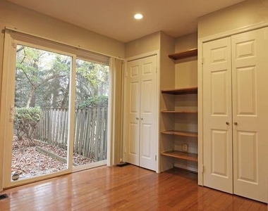 4427 Holly Avenue - Photo Thumbnail 8