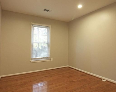 4427 Holly Avenue - Photo Thumbnail 13