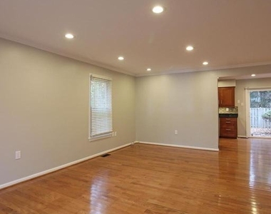 4427 Holly Avenue - Photo Thumbnail 2