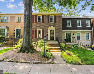 1804 Golf View Court - Photo Thumbnail 20