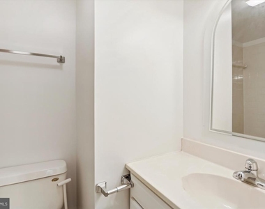 1804 Golf View Court - Photo Thumbnail 15