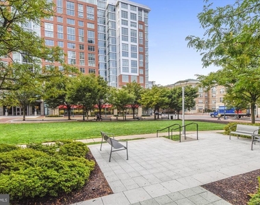 1804 Golf View Court - Photo Thumbnail 23