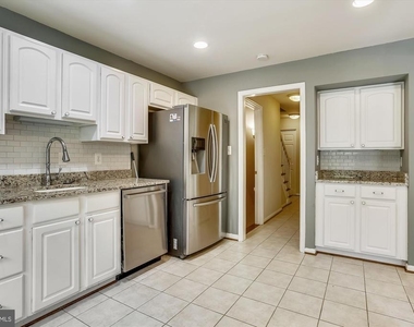 1804 Golf View Court - Photo Thumbnail 8