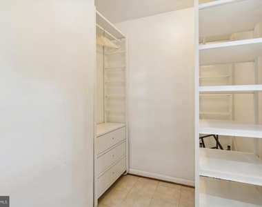 1804 Golf View Court - Photo Thumbnail 12
