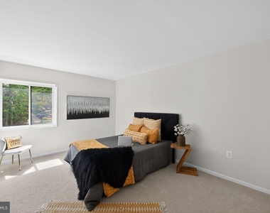1533 Northgate Square - Photo Thumbnail 9