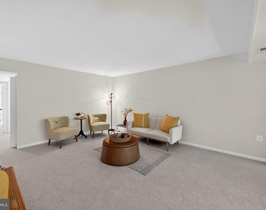 1533 Northgate Square - Photo Thumbnail 5