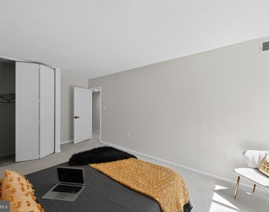 1533 Northgate Square - Photo Thumbnail 10