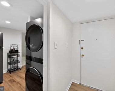 1533 Northgate Square - Photo Thumbnail 3