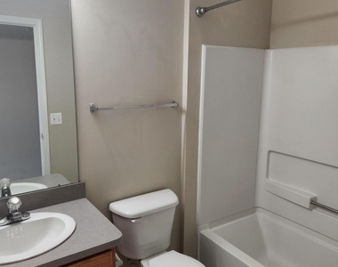 39475 Springwater Drive - Photo Thumbnail 13