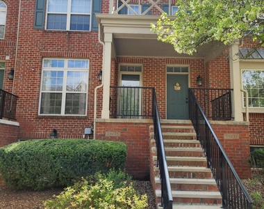 39475 Springwater Drive - Photo Thumbnail 1