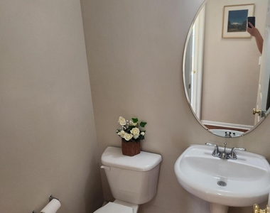 39475 Springwater Drive - Photo Thumbnail 10