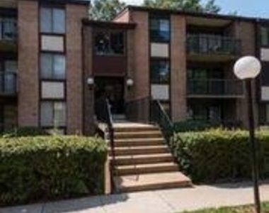 9708 Kingsbridge Drive - Photo Thumbnail 2