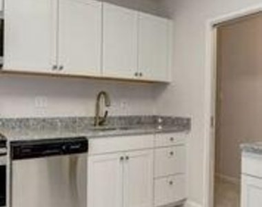 9708 Kingsbridge Drive - Photo Thumbnail 15