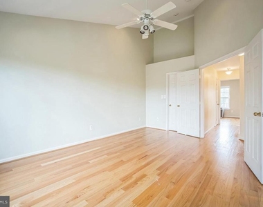 11551 Laurel Lake Square - Photo Thumbnail 15