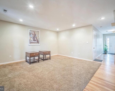 11551 Laurel Lake Square - Photo Thumbnail 4